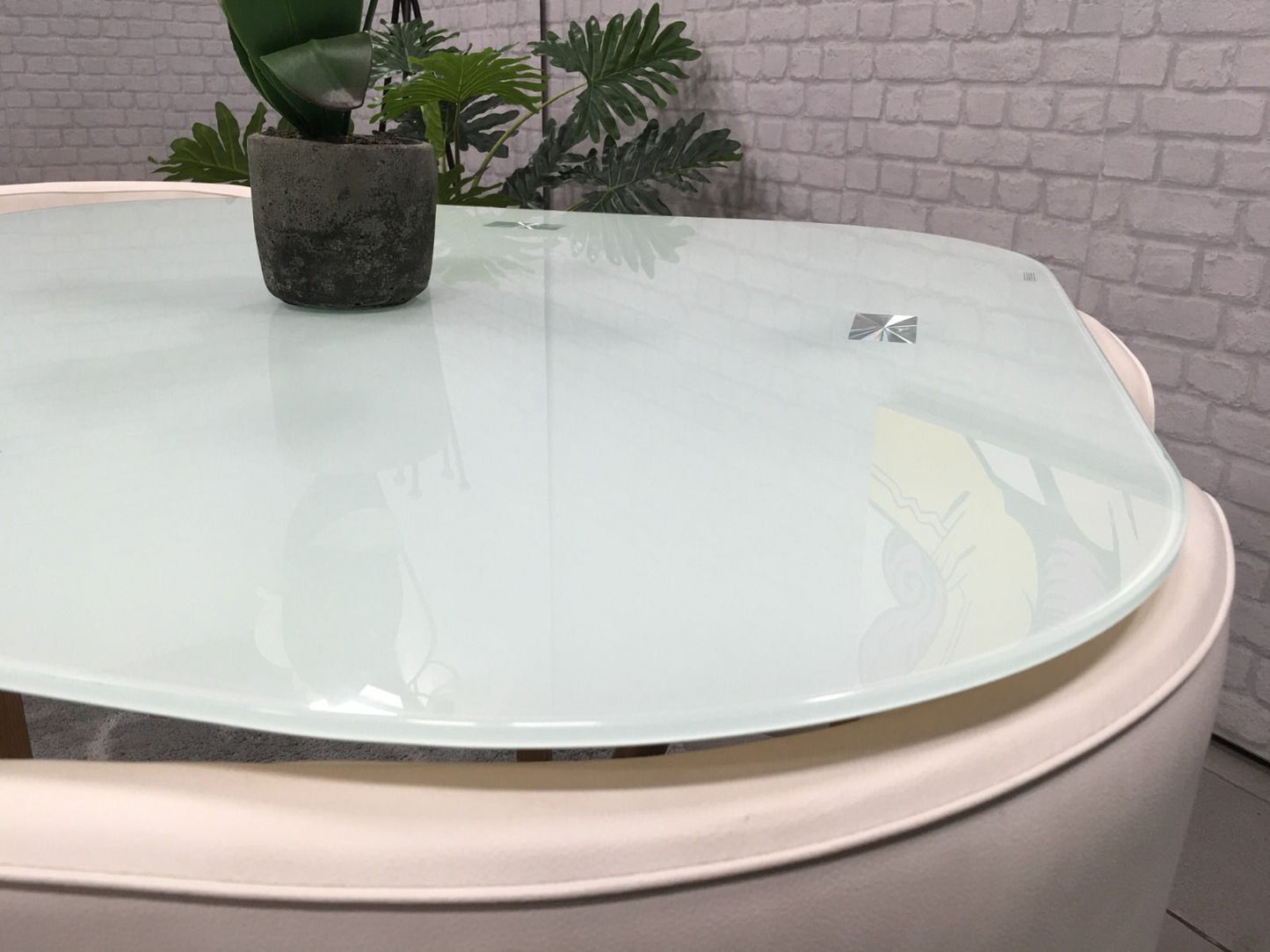 Mesa de Cristal Templado Teka + 4 Sillas. Comedor o Cocina